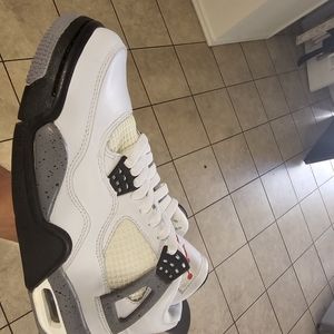 Air Jordan 4